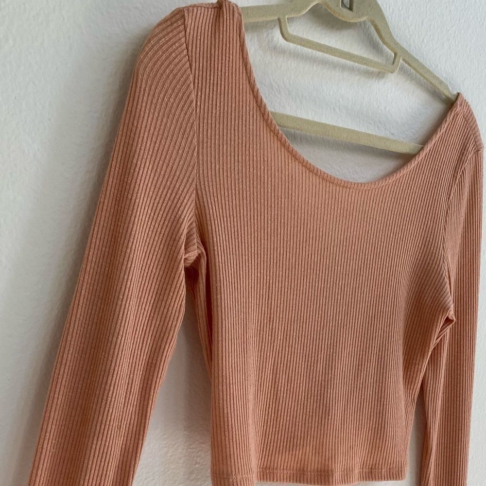 Foreign Exchange  Women Solid Peach Scoop Neck Rib Crop T-shirt with Low back - Picture 3 of 5